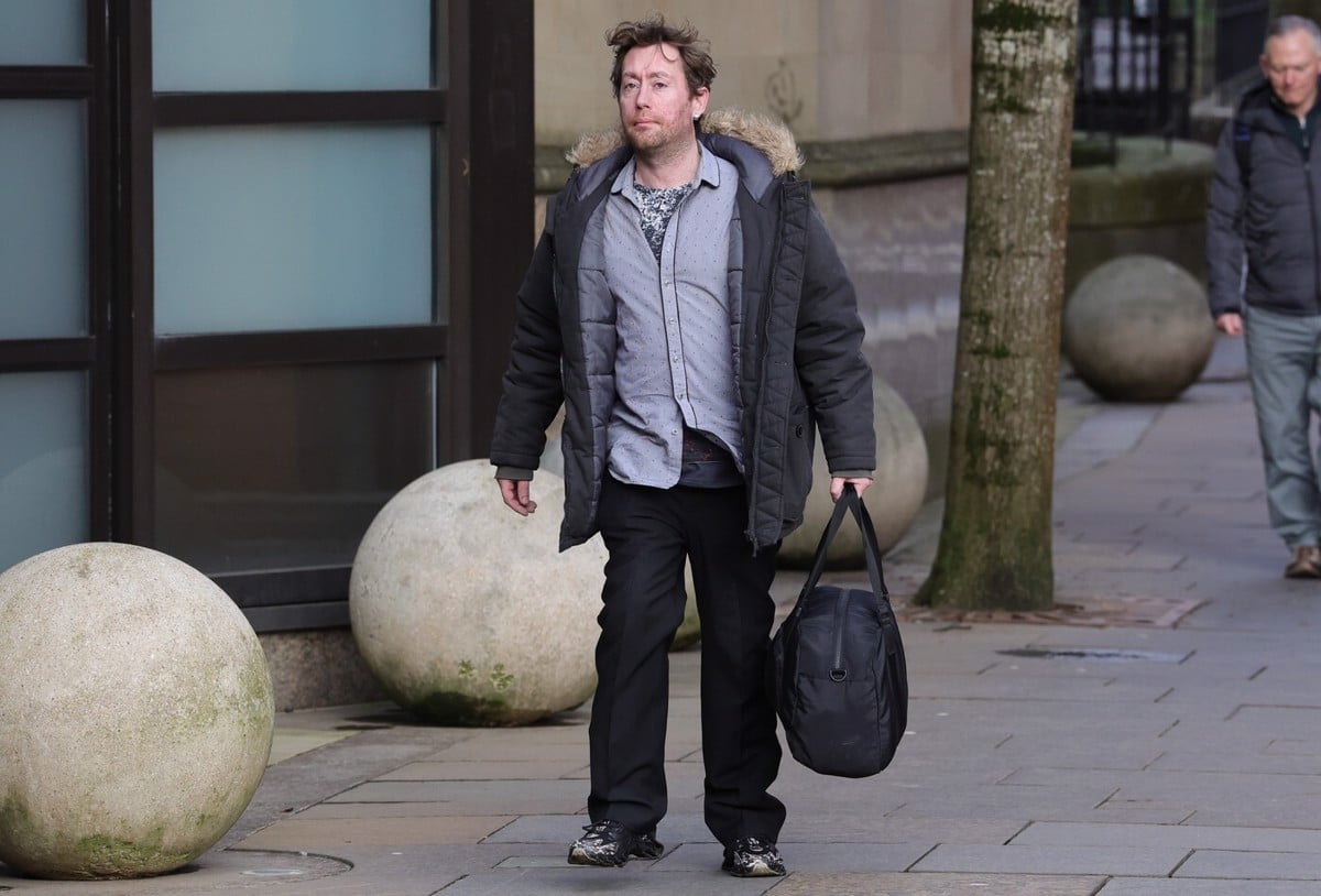 Lee Milne med sodnim postopkom 