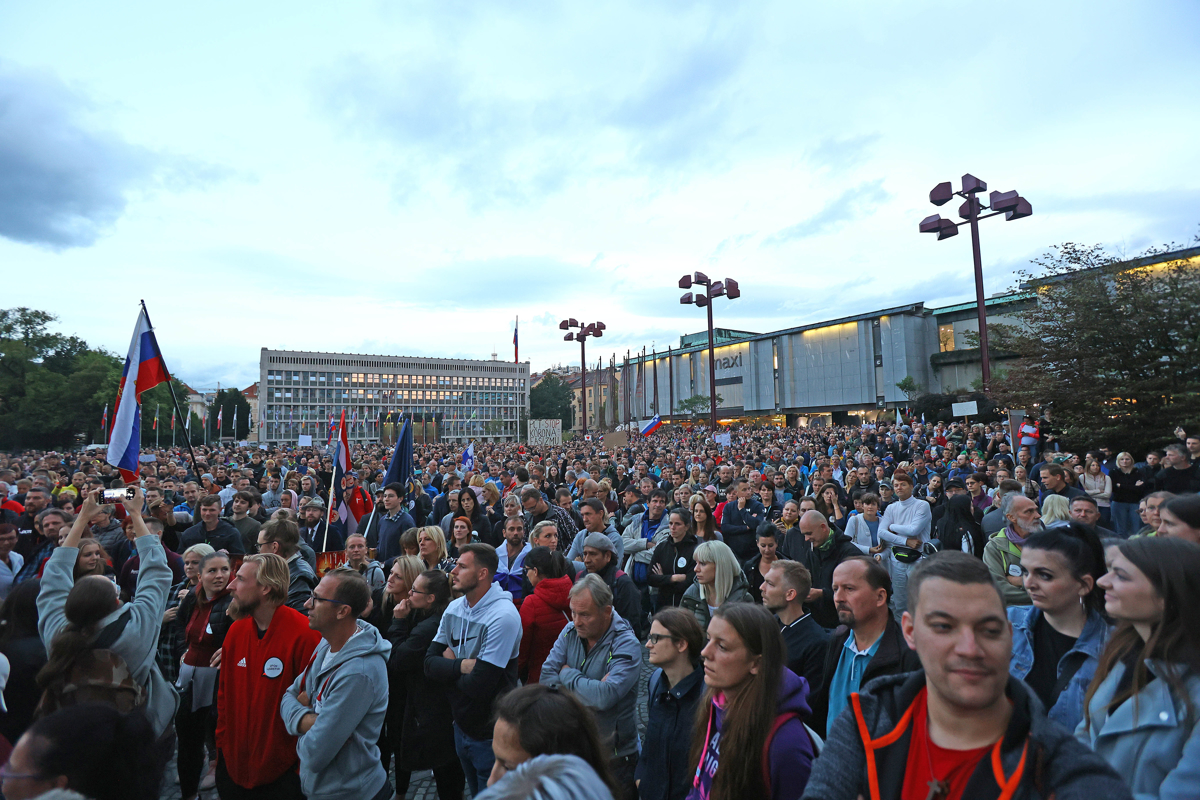 Proteste proti ukrepom vlade Janeza Janše je spodbujal Zoran Stevanovič.
