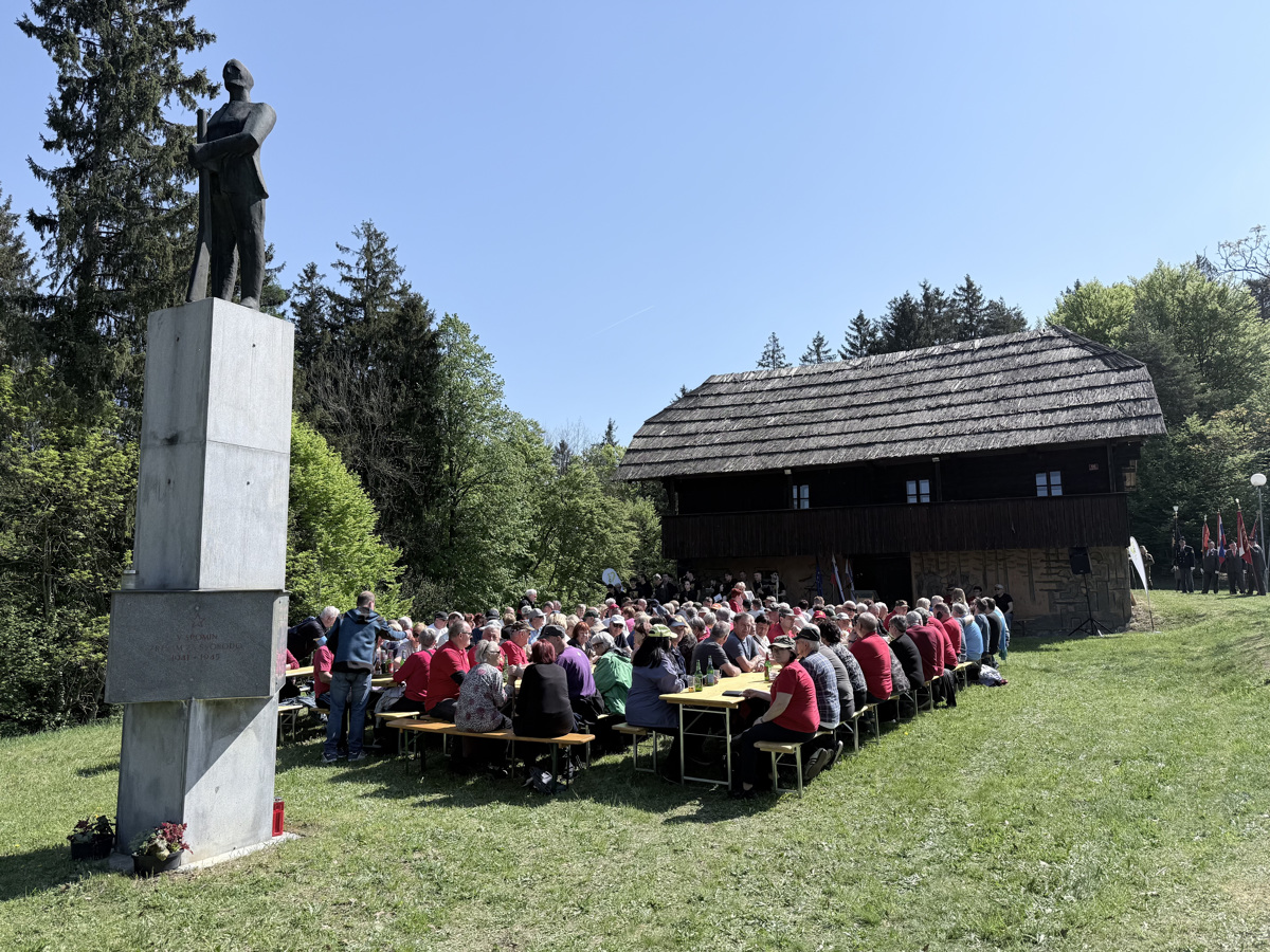 Na Koroškem obeležili dan upora proti okupatorju tudi na Županku nad Radljami