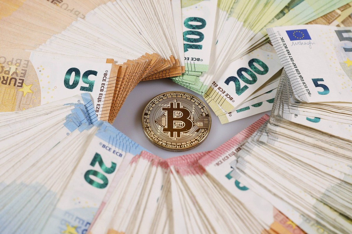 Obtožena trdi, da ji je nekdanji poslovni partner dolgoval 1800 bitcoinov in da bi že s to vrednostjo zlahka poplačala posojilo. 