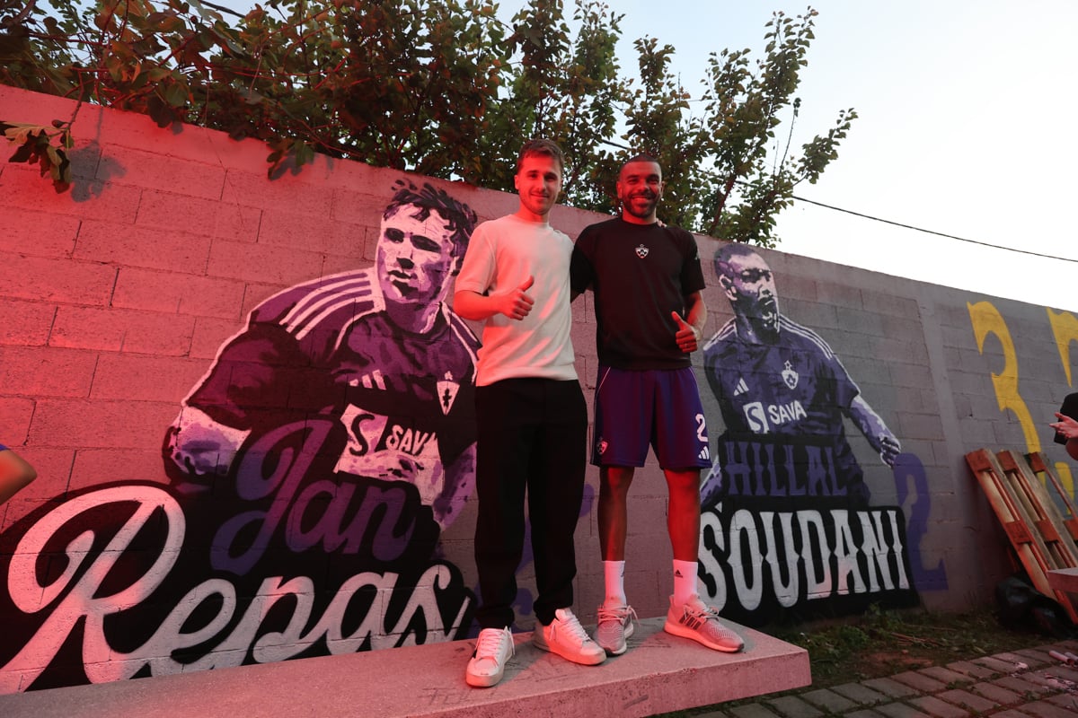 (FOTO) Mural, bakle, objemi ... Kako so se navijači Maribora poslovili od Hilala Soudanija in Jana Repasa