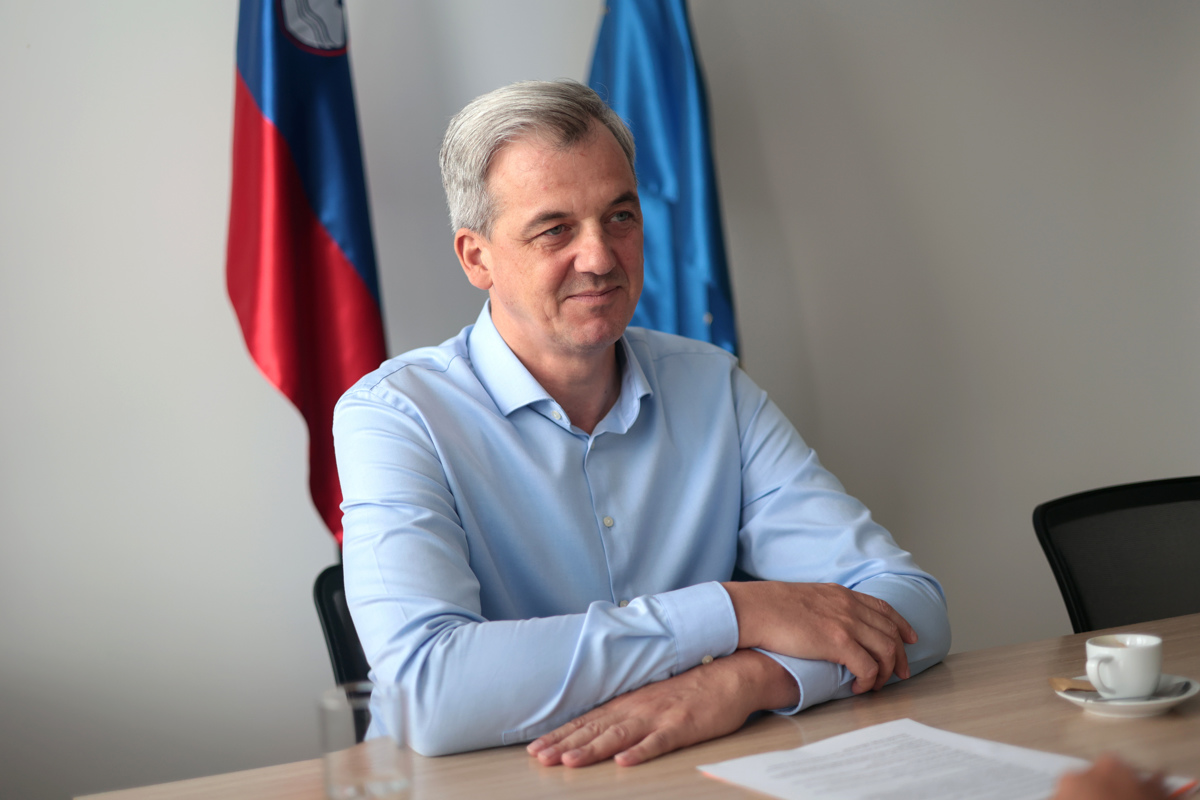 Pred prihodom nove vlade odstopili še trije državni sekretarji