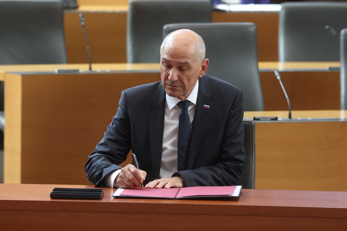 Janez Janša se po štirih letih vrača na oblast. 