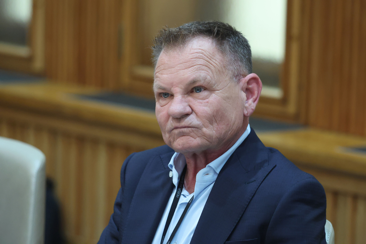 Kandidat za notranjega ministra in javno upravo Franci Matoz uspešno prestal zaslišanje pred odborom DZ