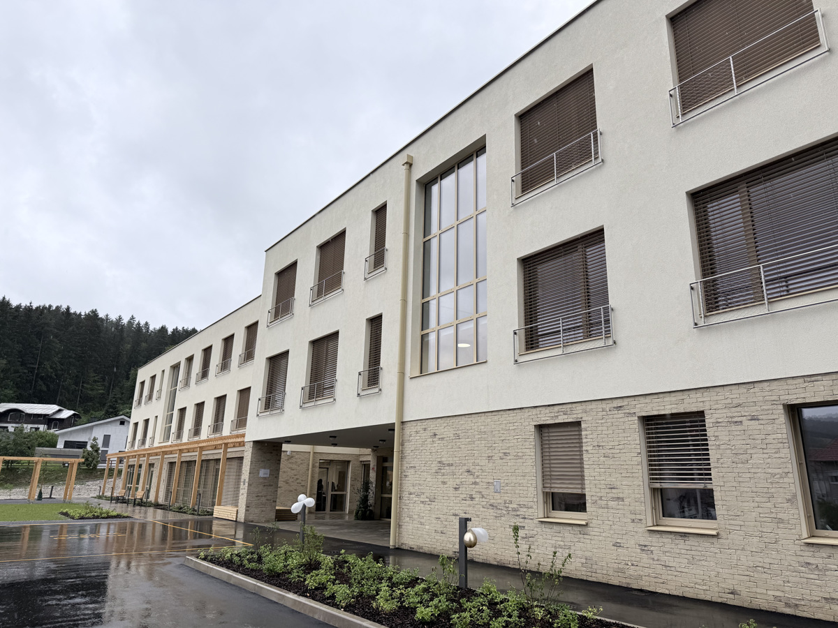 (FOTO) Center starejših Mežica je odprl svoja vrata: Prve stanovalce bodo sprejeli kmalu