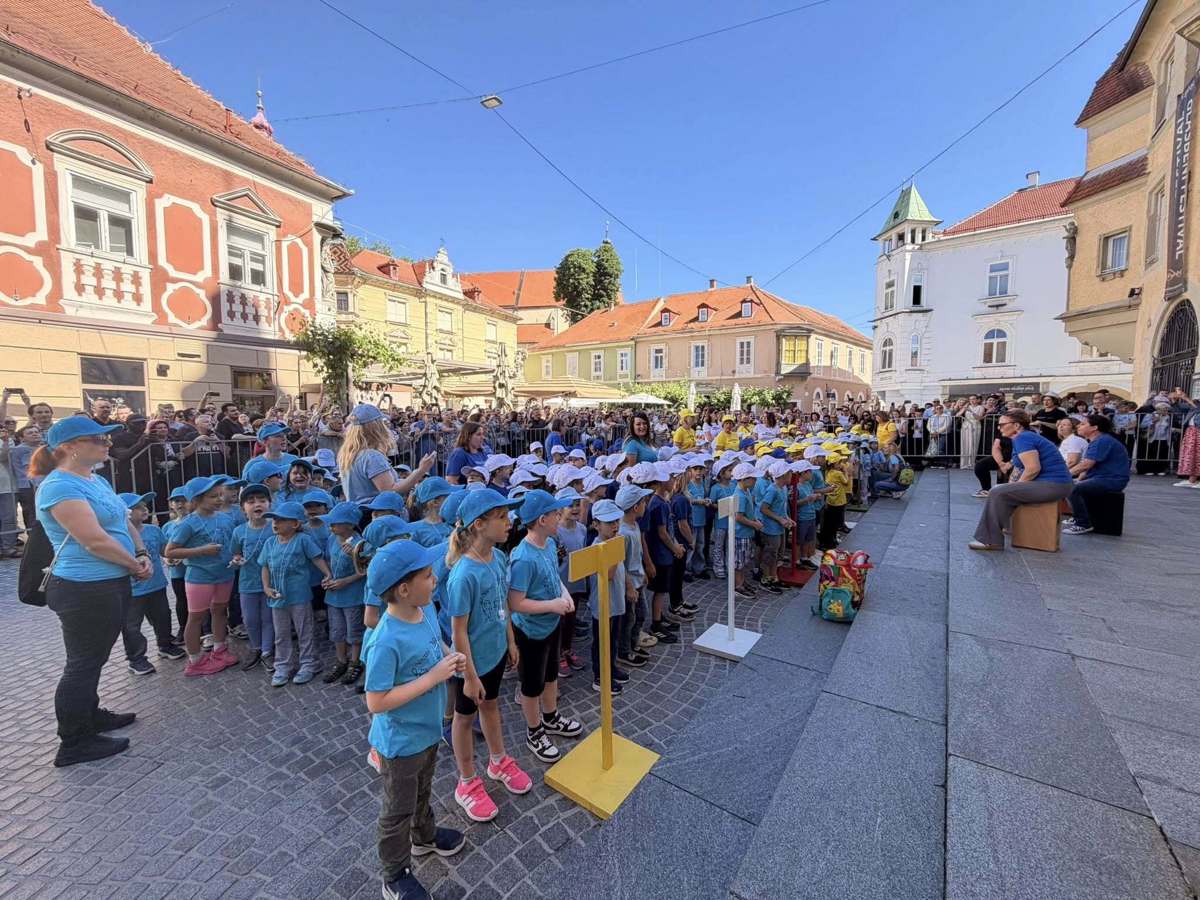 (FOTO) Ptujski in ormoški mini maturanti pomahali vrtcu v slovo