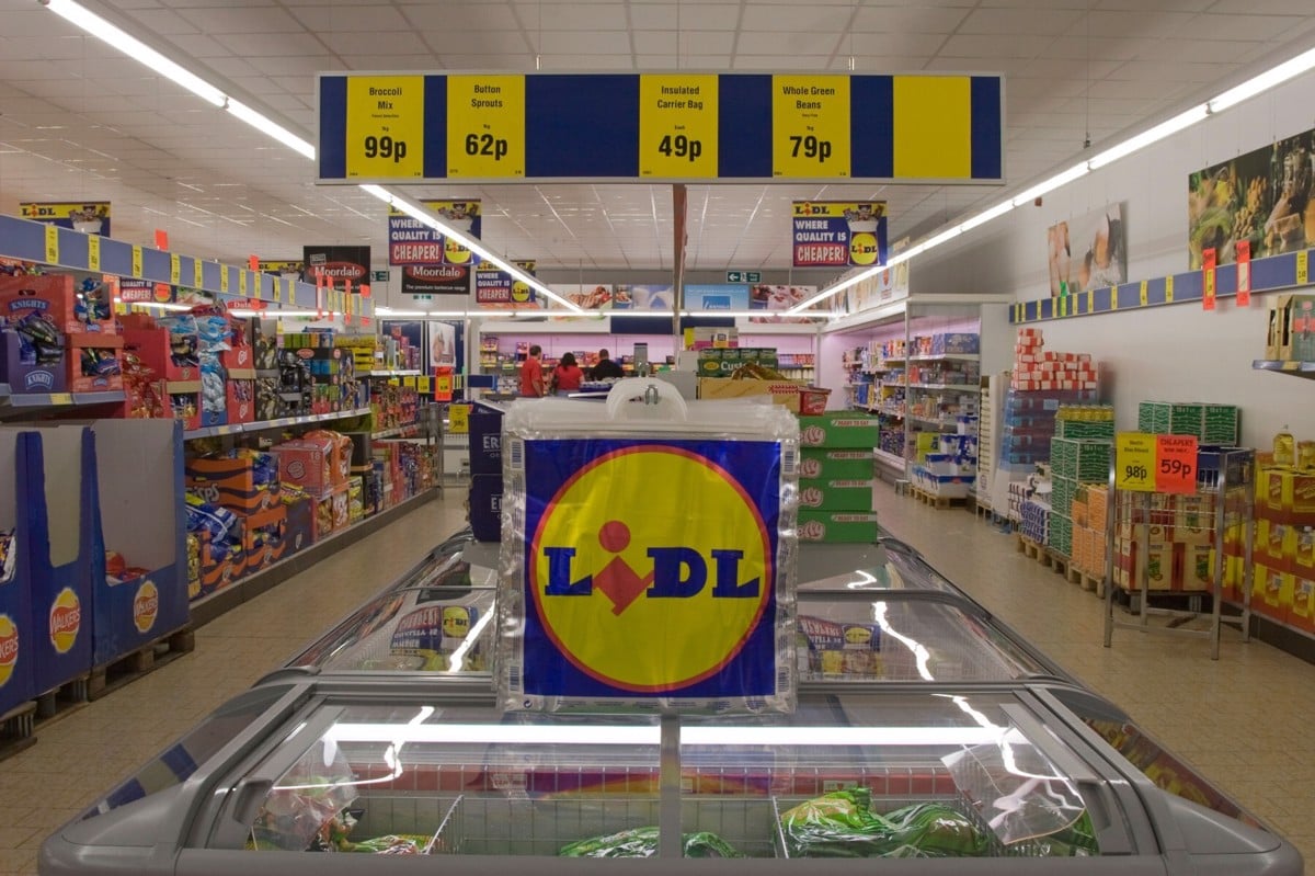(FOTO) Britanski Lidl lansiral dres, ki je odporen na pivo