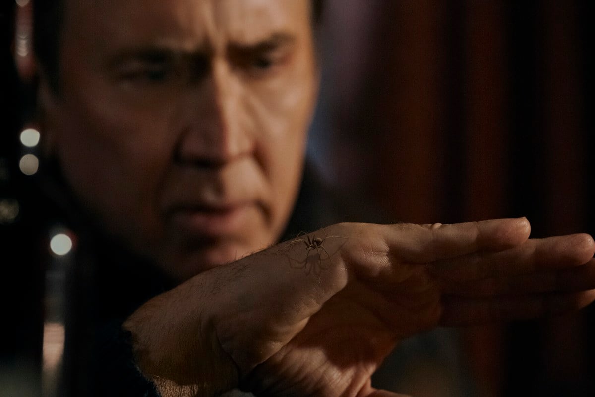 To je sploh prvič, da je Nicolas Cage nastopil v glavni vlogi kakšne TV-serije. 